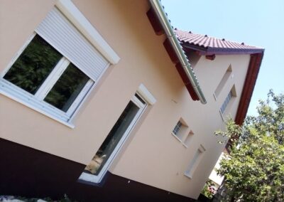 Budafoki ház homlokzatszigetelésének renoválása és színezése 2